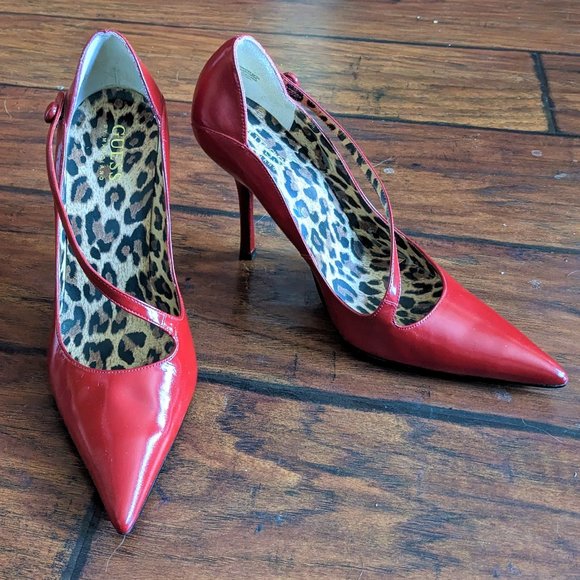 Guess Red Patent Leather Retro Pointed Pumps - Picture 1 of 9